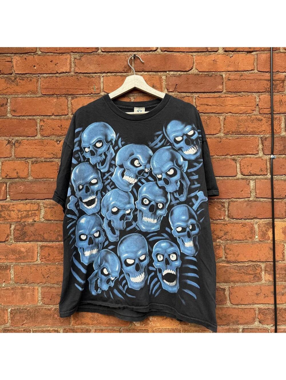 Vintage liquid blue skull pile all over print t shirt XXL